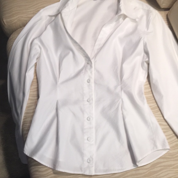 Classic White Fitted Blouse - Picture 1 of 6